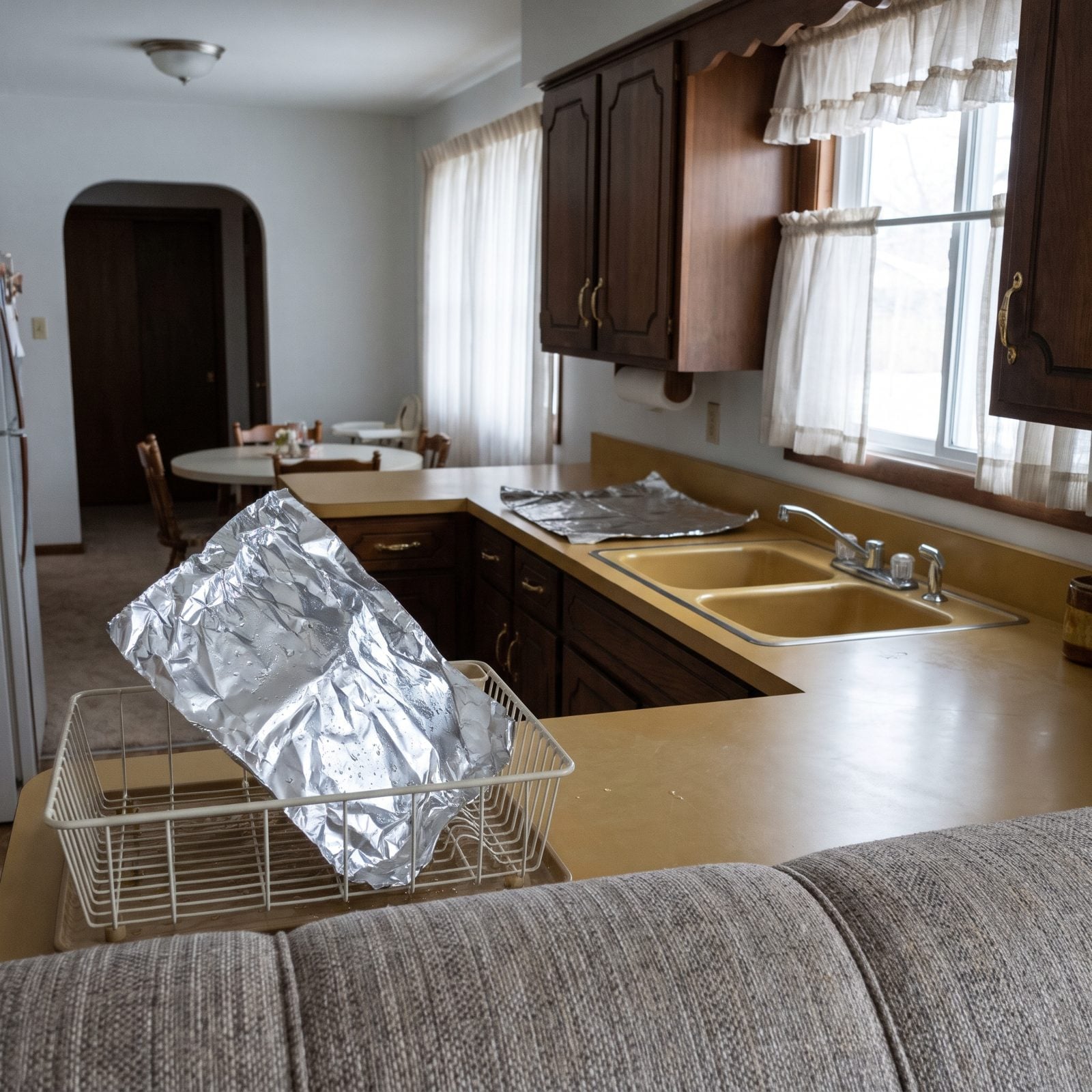 Washing and Reusing Aluminum Foil Until It Gave Out